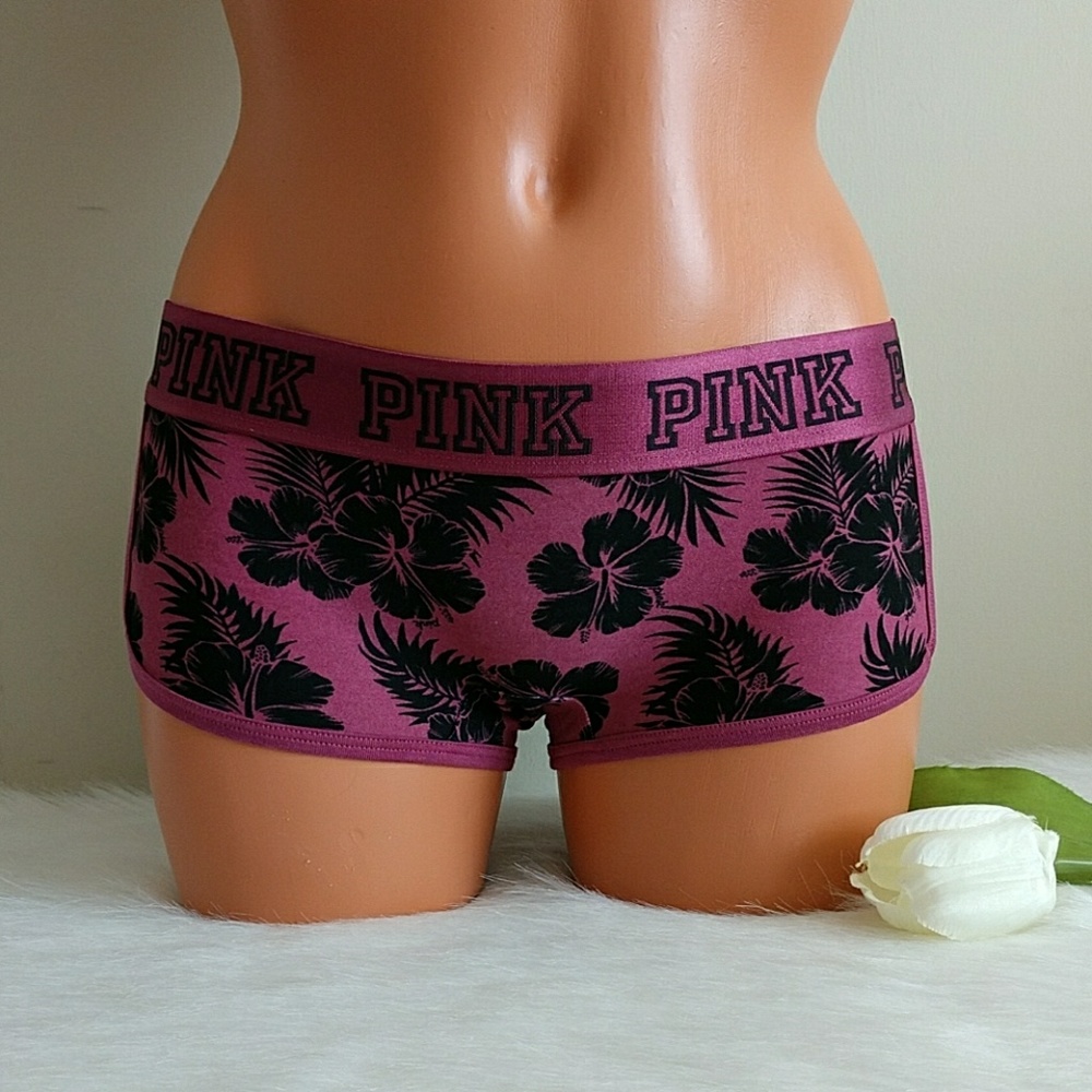 ❌Size S PINK VICTORIA'S SECRET LOGO BOYSHORT .nwt - Picture 1 of 3
